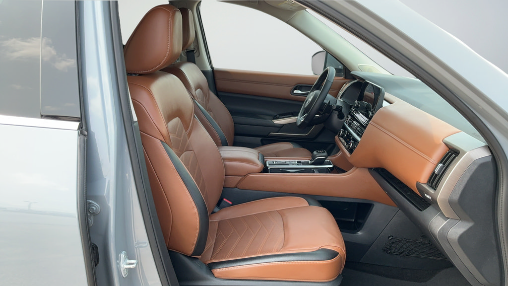 Used 2024 Nissan Pathfinder Platinum FWD image 22