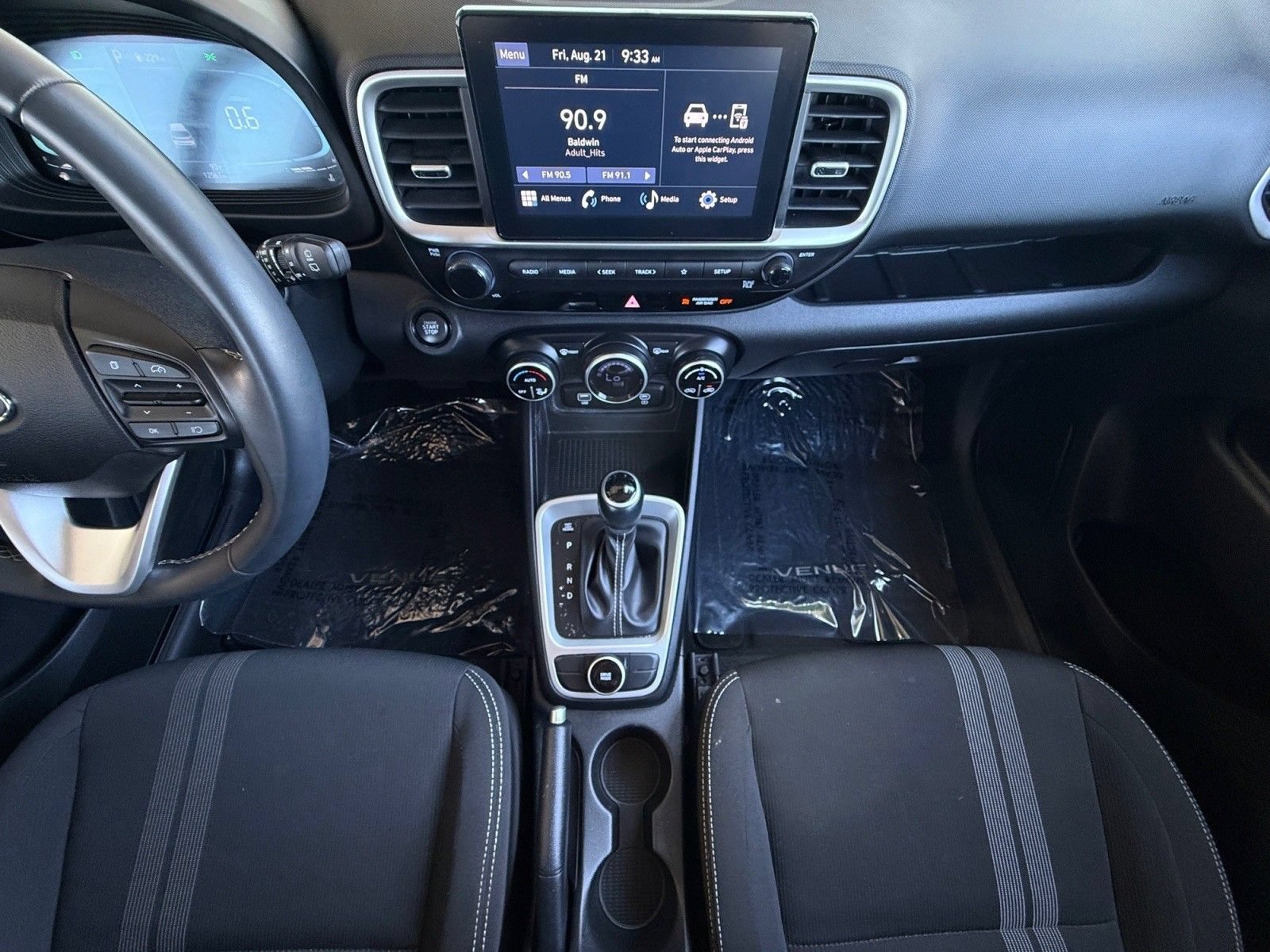 Used 2024 Hyundai Venue SEL FWD image 15