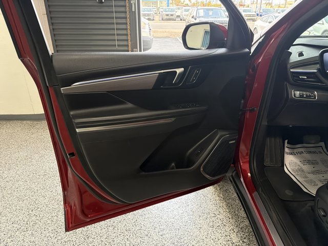 Used 2025 Buick Enclave Preferred image 8