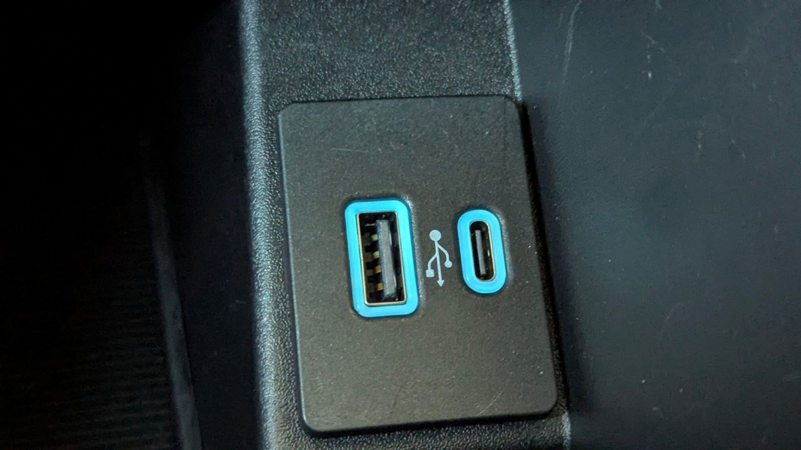 Certified 2022 Ford Edge SE w/ Black Appearance Package image 27