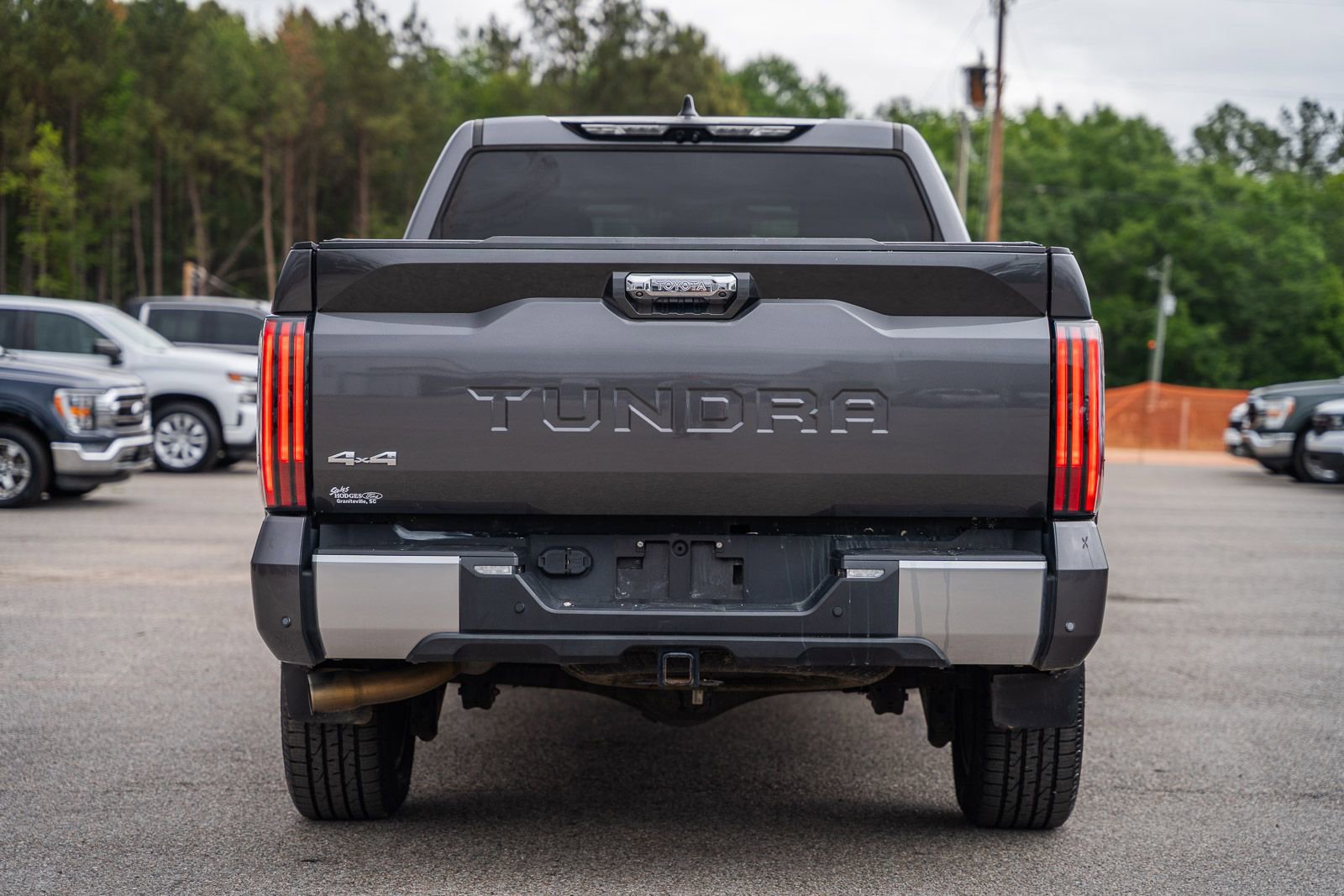 Used 2022 Toyota Tundra Limited w/ TRD Off-Road Package AWD/4WD image 8