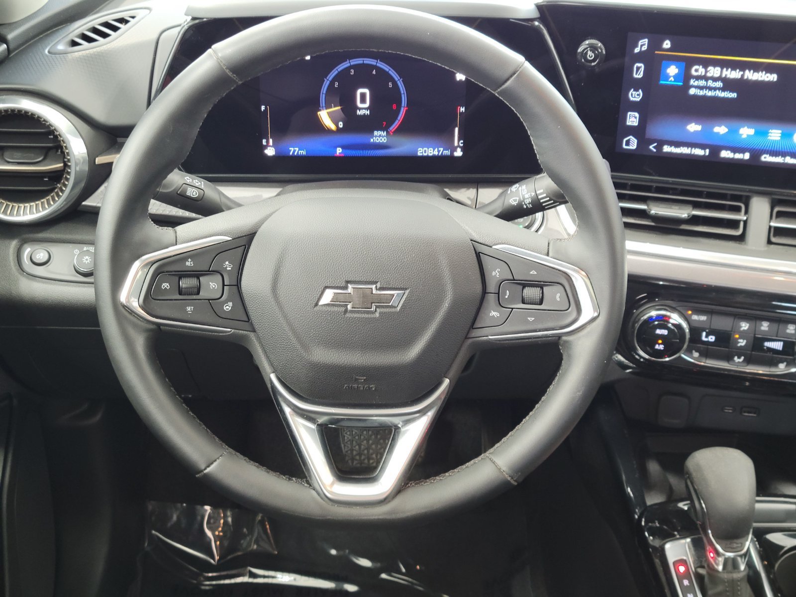 Used 2024 Chevrolet Trax ACTIV w/ Sunroof Package FWD image 29