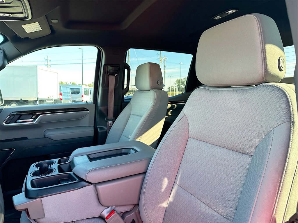 Used 2025 GMC Sierra 1500 SLE image 9