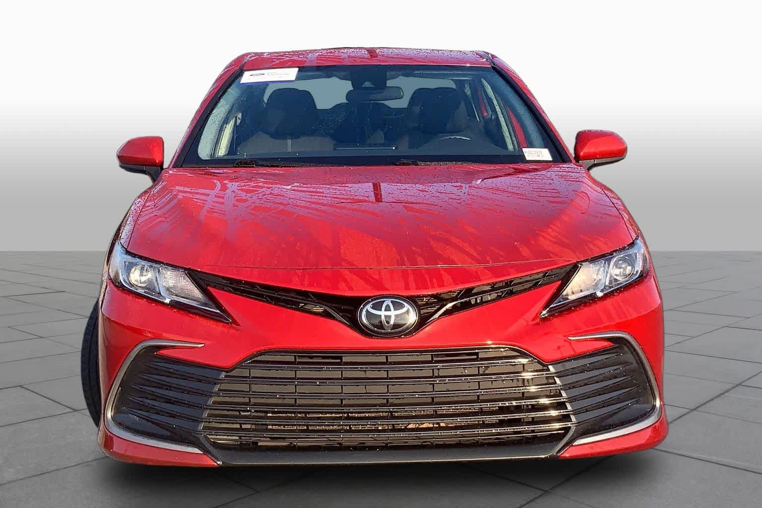 Used 2024 Toyota Camry LE FWD image 4