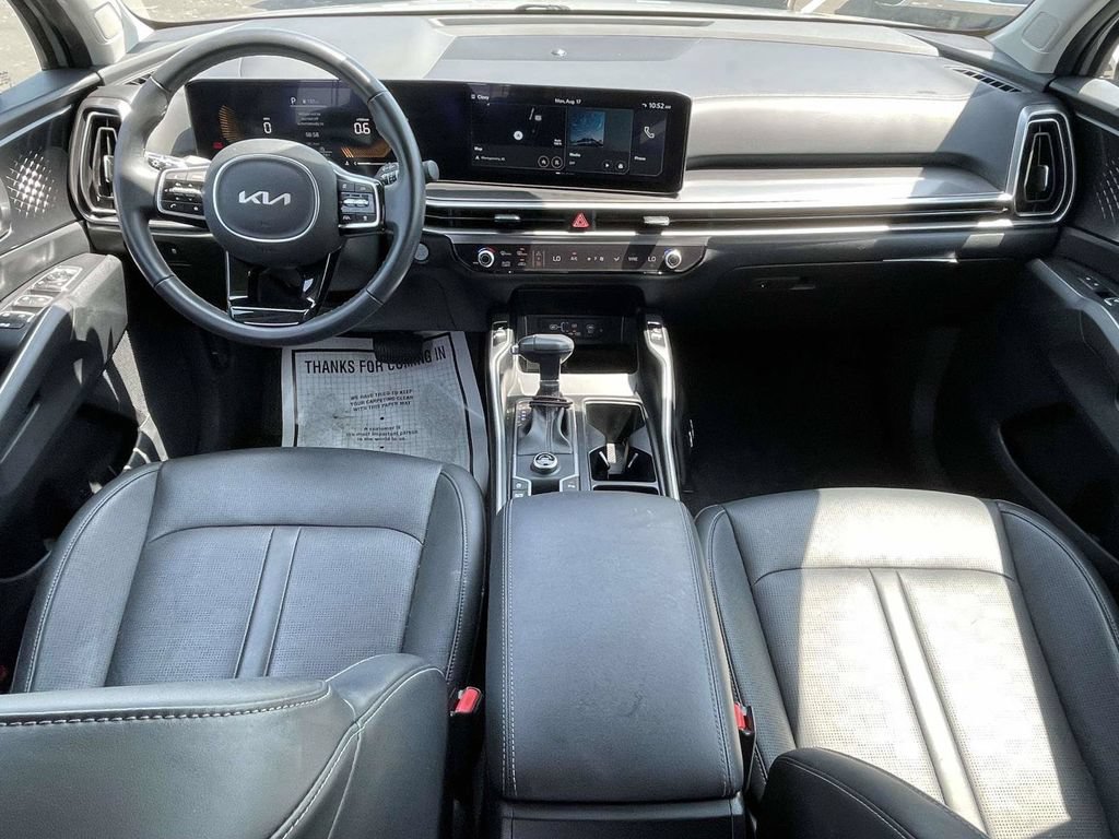 Used 2025 Kia Sorento S w/ Panoramic Sunroof Package FWD image 11