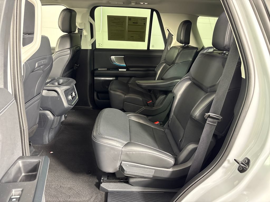 Certified 2025 Ford Expedition Platinum AWD/4WD image 31