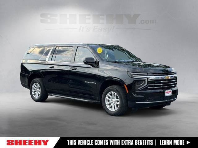 Used 2025 Chevrolet Suburban LT w/ Comfort Package AWD/4WD image 1