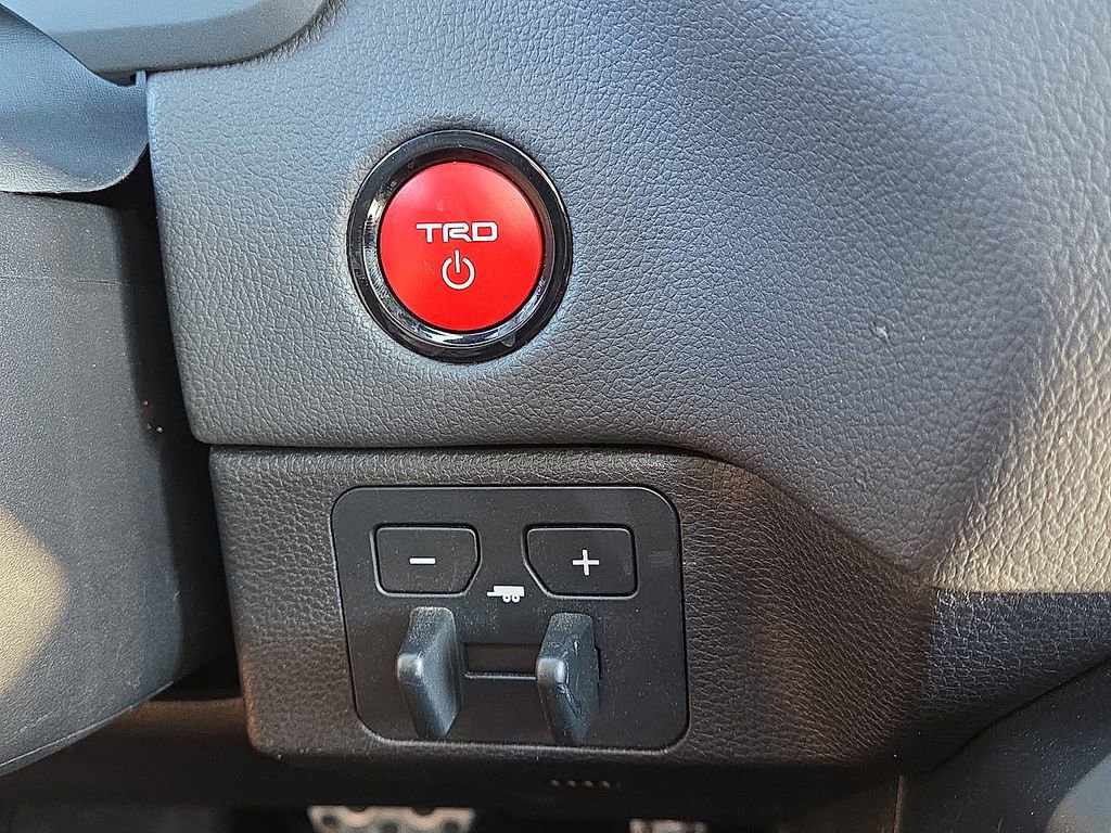 Used 2025 Toyota Sequoia TRD Pro AWD/4WD image 28