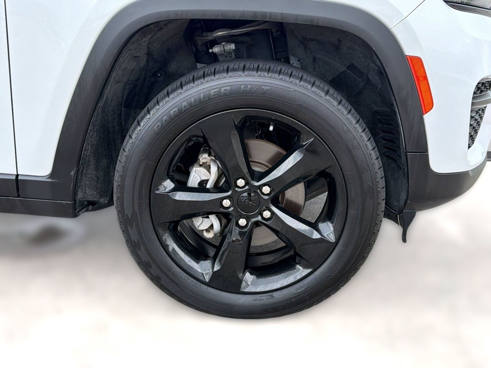 Used 2023 Jeep Grand Cherokee Altitude RWD image 13