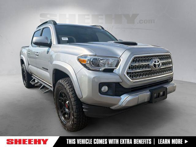 Used 2017 Toyota Tacoma TRD Sport w/ Tow Package (A/T) AWD/4WD image 1