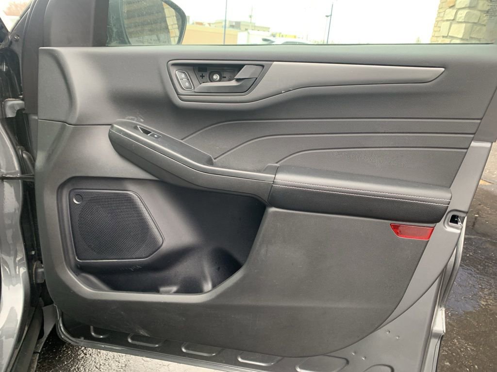 Certified 2023 Ford Escape Active AWD/4WD image 35