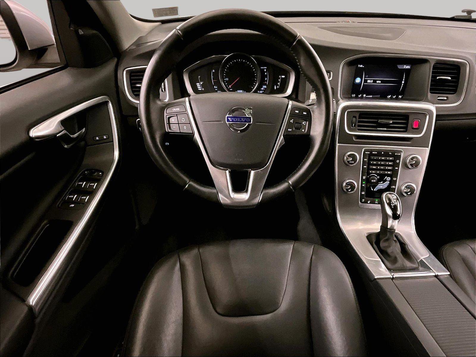 Used 2018 Volvo S60 T5 Inscription AWD/4WD image 5