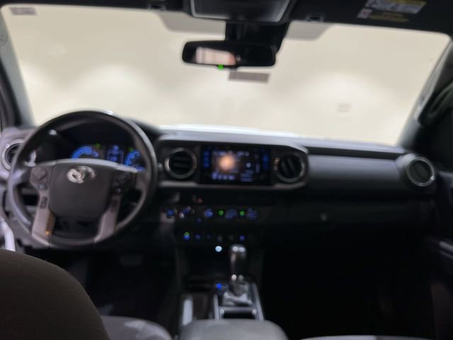 Used 2019 Toyota Tacoma TRD Sport w/ Technology Package AWD/4WD image 19