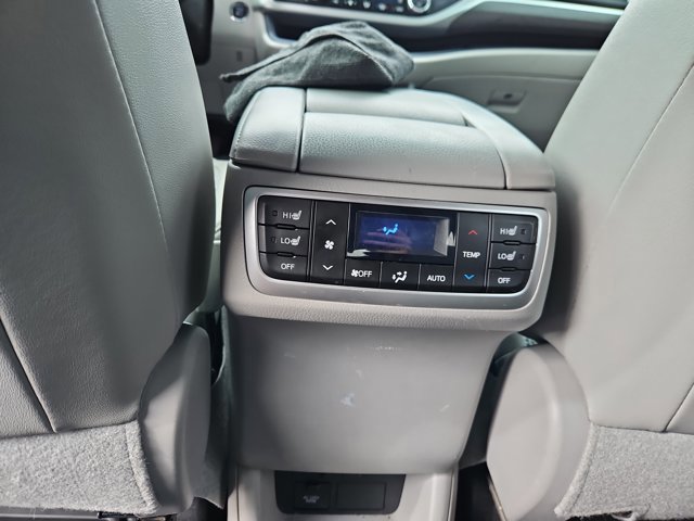 Used 2018 Toyota Highlander Limited Platinum image 9