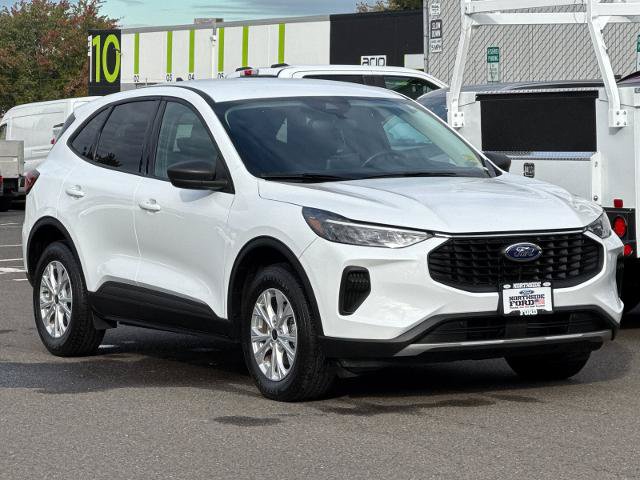 Certified 2025 Ford Escape Active AWD/4WD image 8