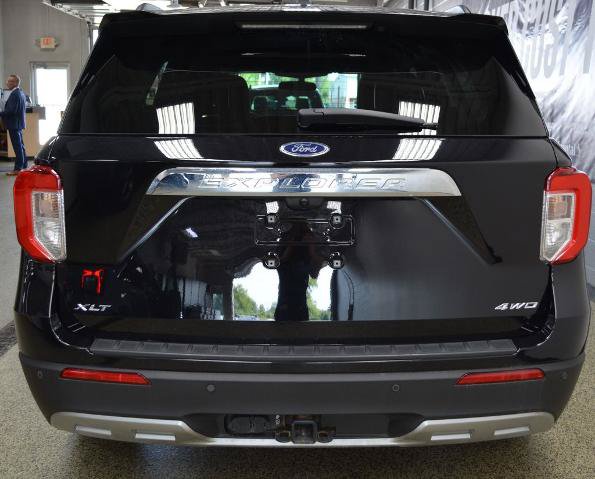 Certified 2023 Ford Explorer XLT w/ Equipment Group 202A AWD/4WD image 5