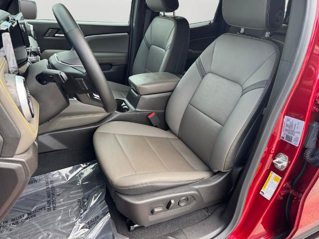 Used 2025 Chevrolet Colorado ZR2 w/ Technology Package AWD/4WD image 16