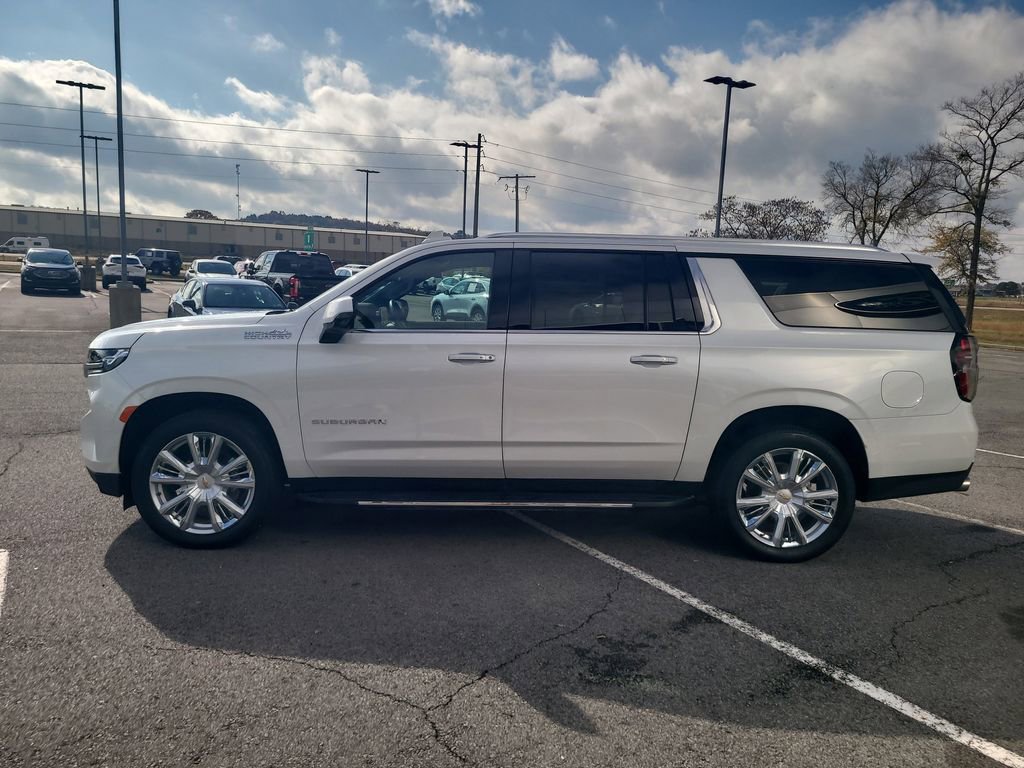 Used 2023 Chevrolet Suburban High Country image 6