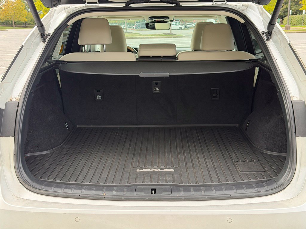 Used 2023 Lexus RX 350 Premium w/ Accessory Package AWD/4WD image 8