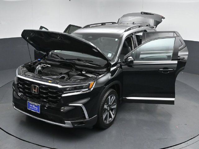Used 2025 Honda Pilot Touring image 55
