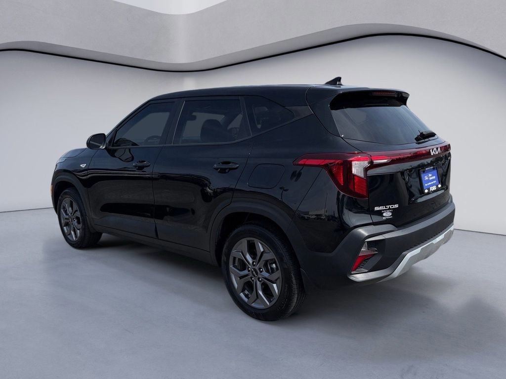 Used 2025 Kia Seltos LX image 5