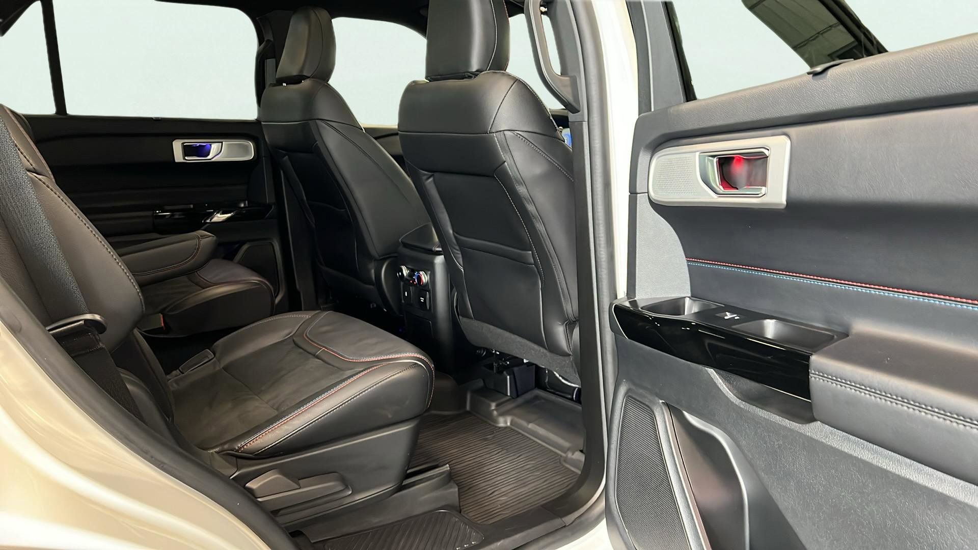 Certified 2023 Ford Explorer ST w/ Equipment Group 401A image 18