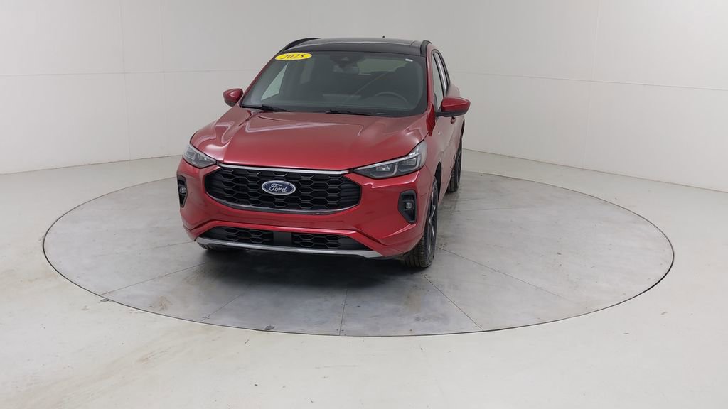 Certified 2025 Ford Escape ST-Line Elite image 9