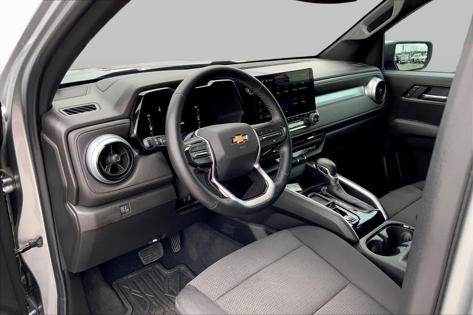Used 2023 Chevrolet Colorado LT w/ LT Convenience Package II RWD image 17
