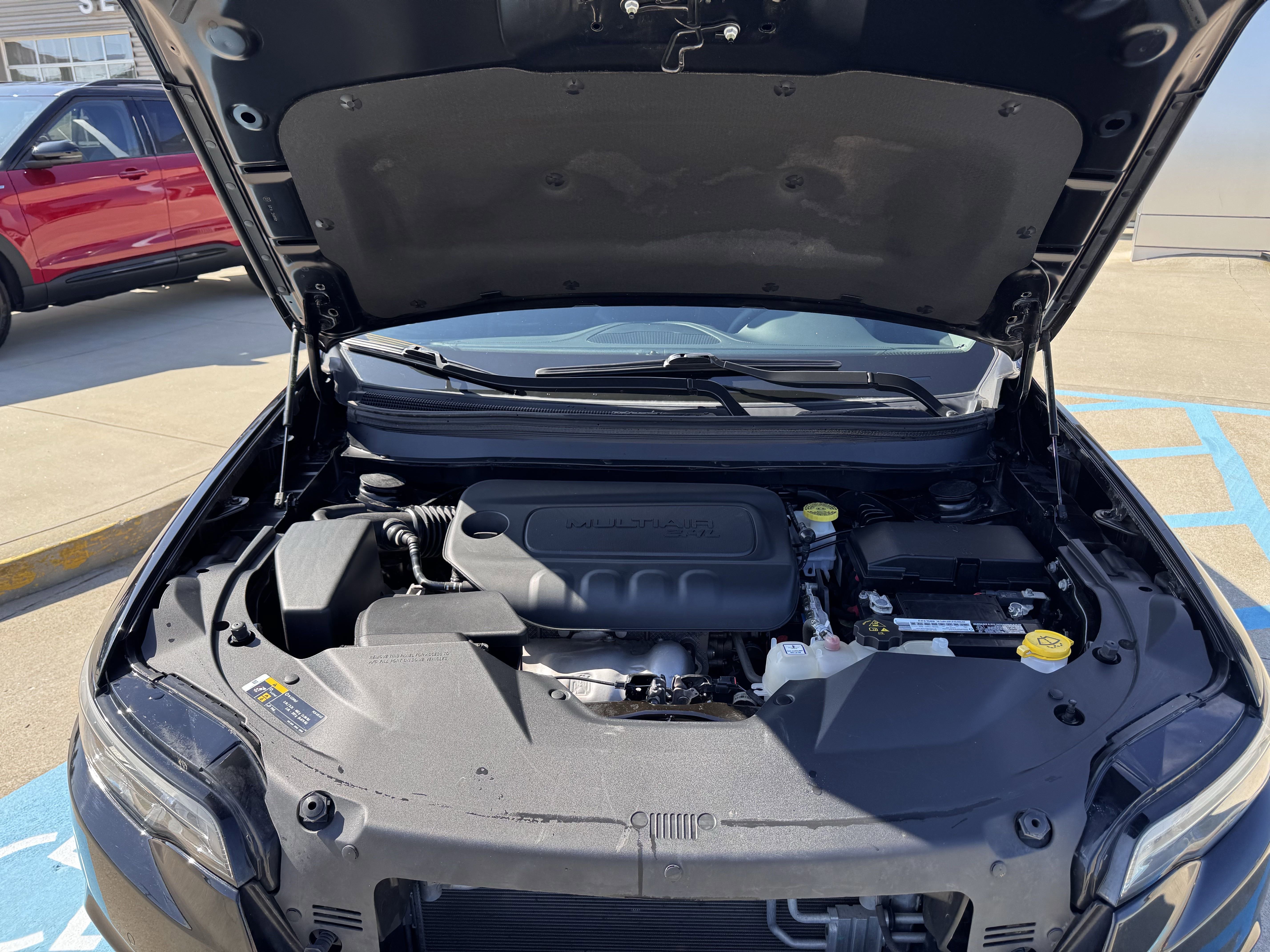 Used 2023 Jeep Cherokee Altitude Lux image 43