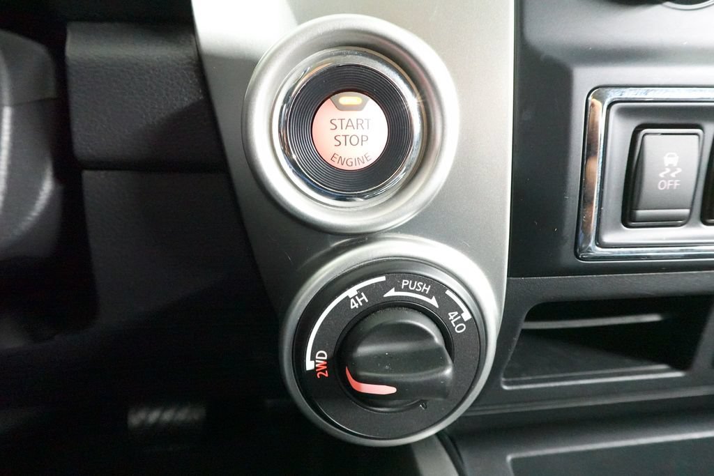 Used 2017 Nissan Titan PRO-4X AWD/4WD image 22