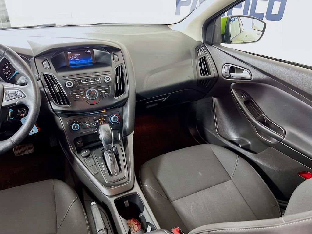 Certified 2018 Ford Focus SE w/ Cold Weather Package image 27
