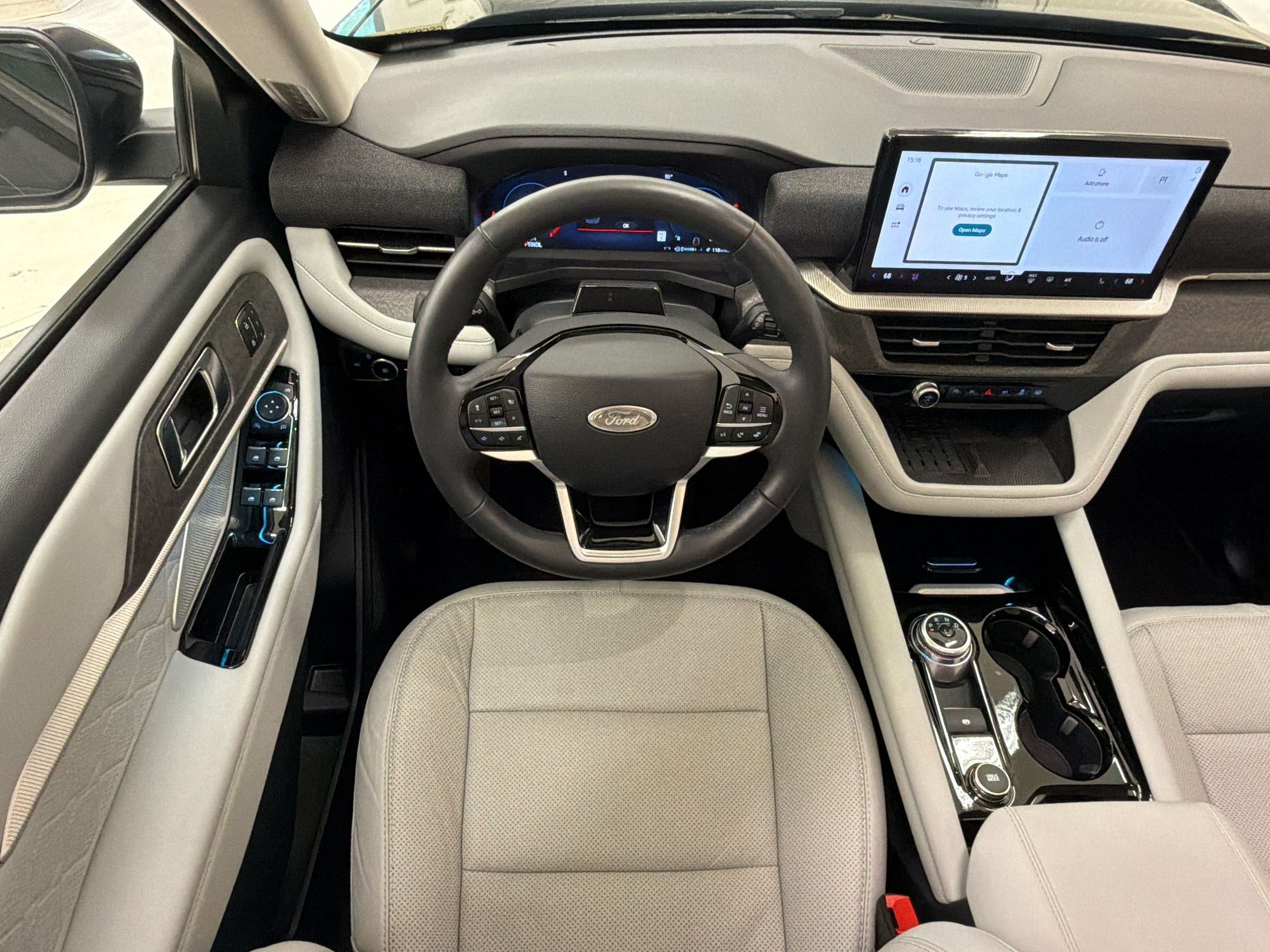 Certified 2025 Ford Explorer Platinum w/ Ultimate Package AWD/4WD image 27