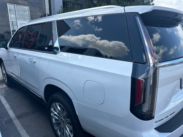 Used 2024 Cadillac Escalade ESV Premium Luxury w/ Performance Package AWD/4WD image 4