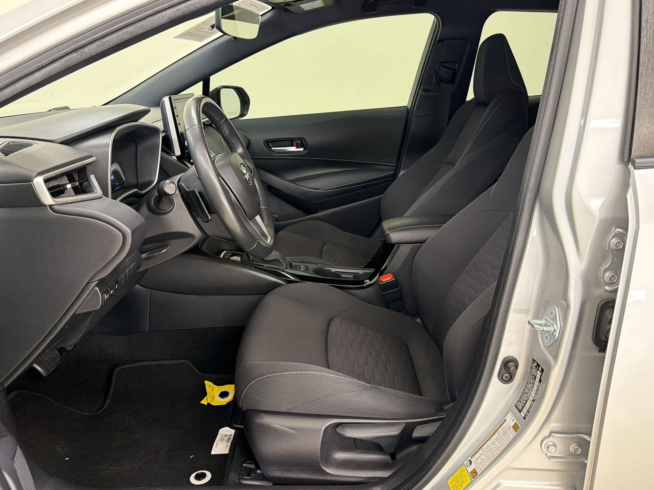 Used 2022 Toyota Corolla SE FWD image 5