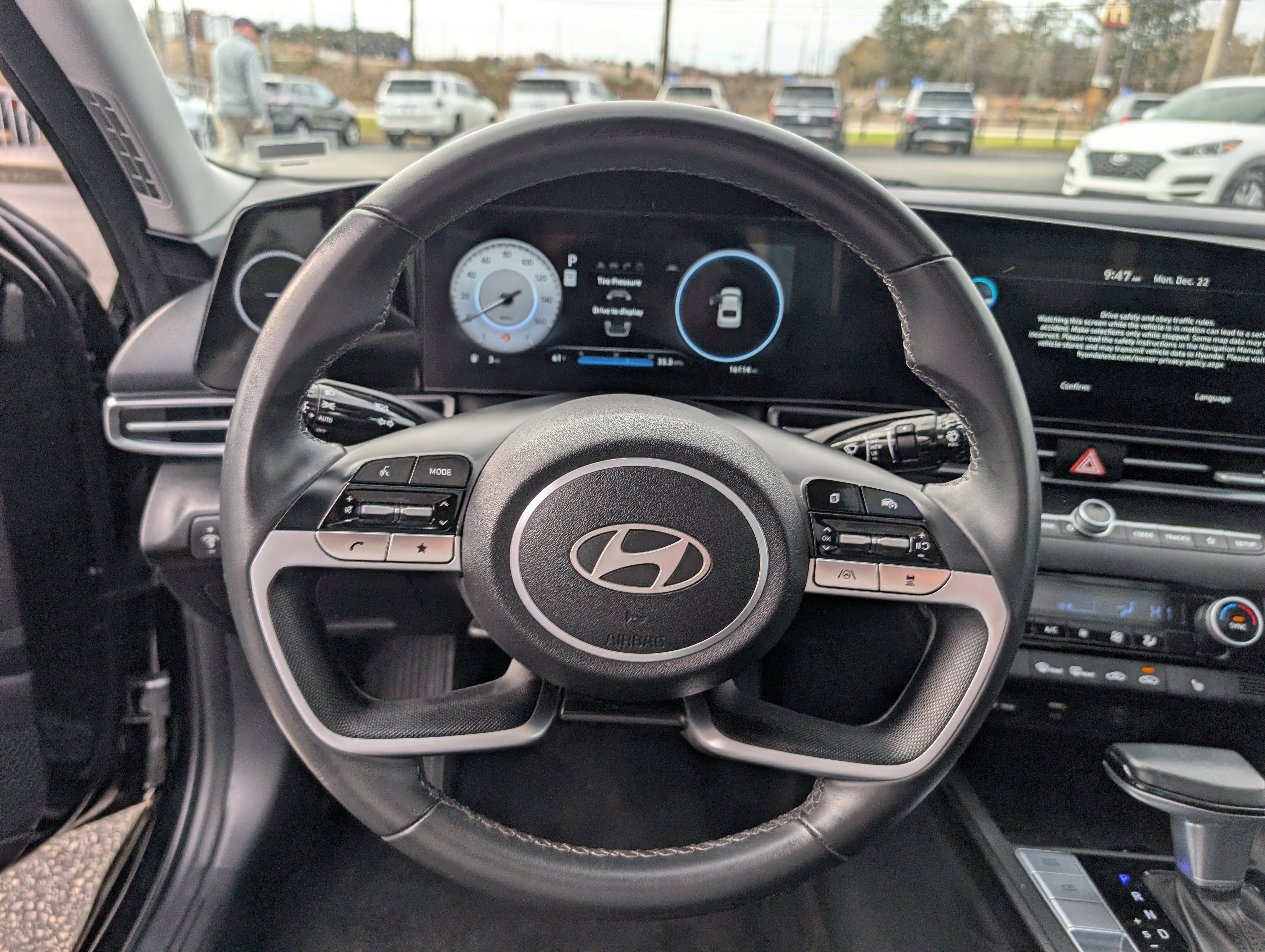 Used 2025 Hyundai Elantra SEL image 21