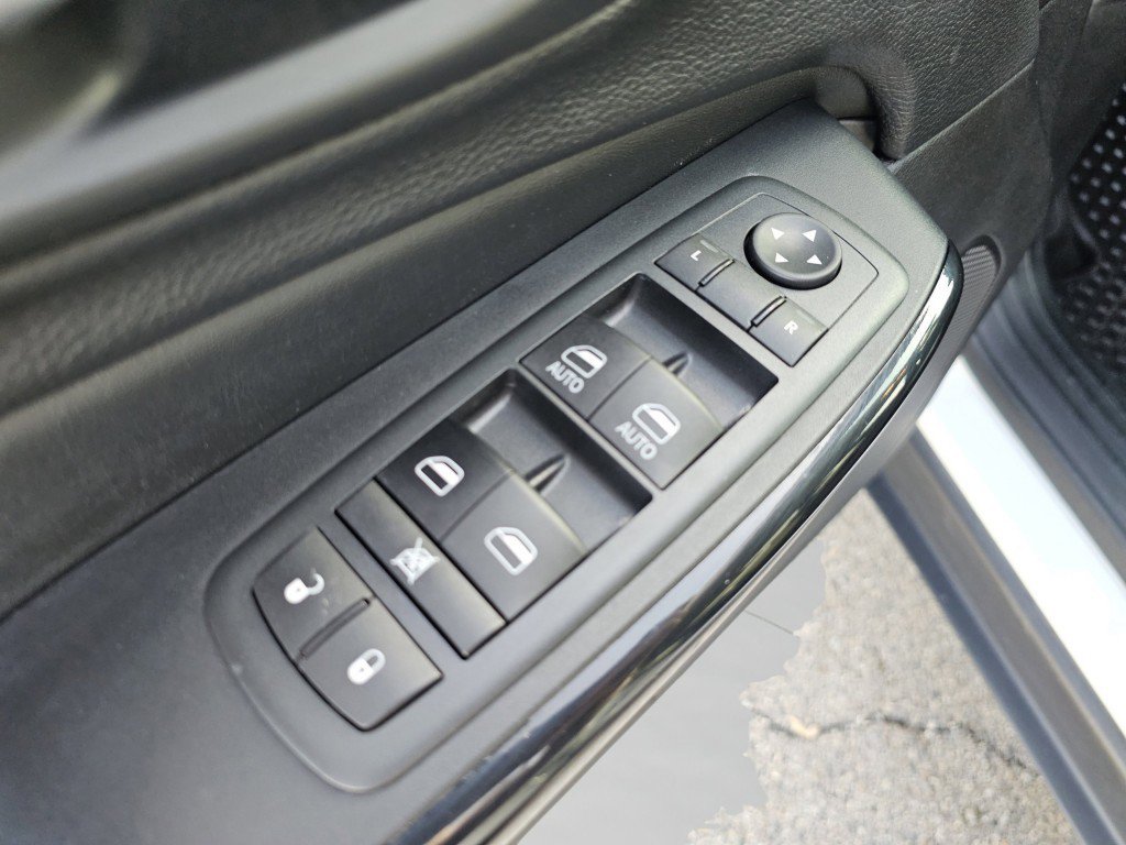 Used 2020 Jeep Cherokee Latitude Plus image 27