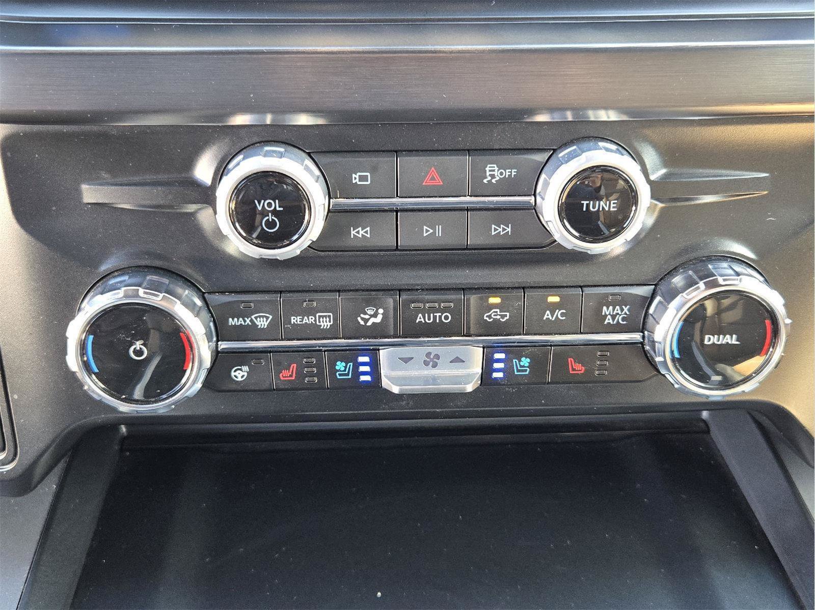 Certified 2025 Ford F250 Lariat w/ Chrome Package AWD/4WD image 18