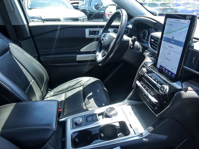 Certified 2023 Ford Explorer Limited w/ Hybrid Equipment Group 310A AWD/4WD image 31