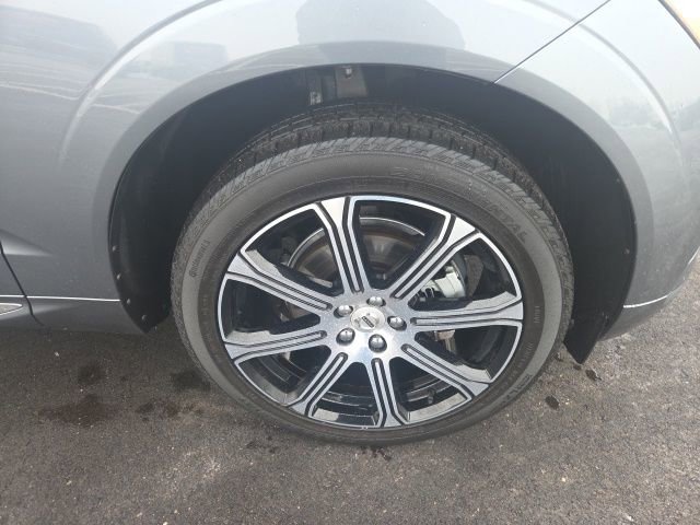 Used 2021 Volvo XC60 T5 Inscription image 3