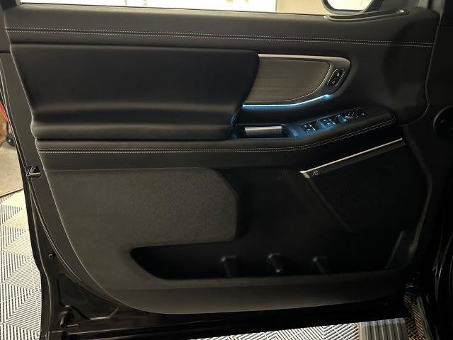 Certified 2025 Ford Expedition Platinum AWD/4WD image 15