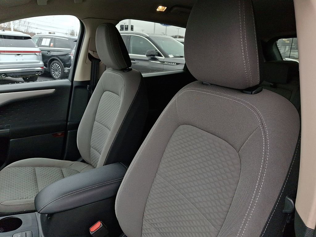 Certified 2020 Ford Escape SE image 14