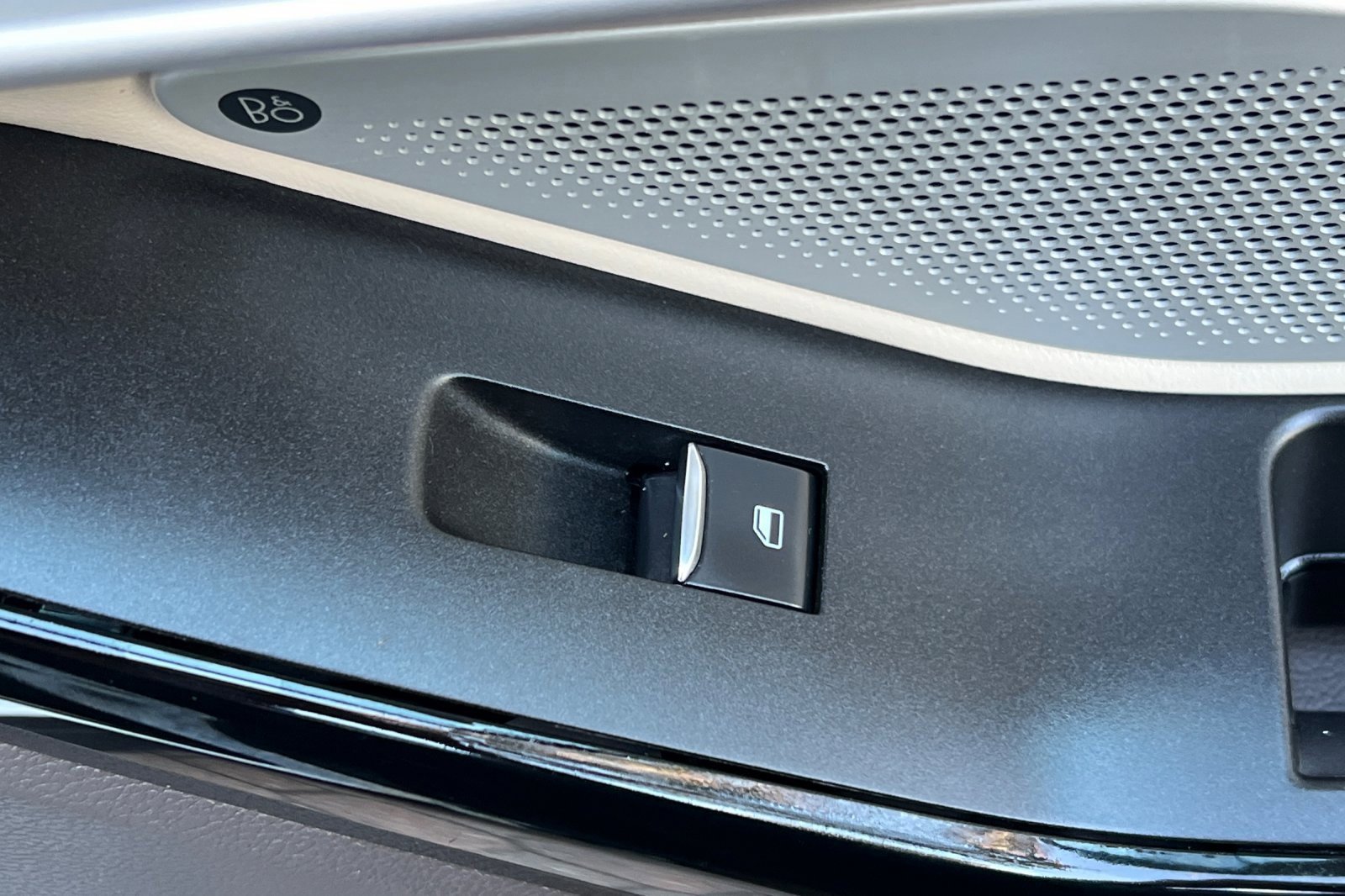 Certified 2022 Ford Explorer Platinum w/ Equipment Group 601A image 24