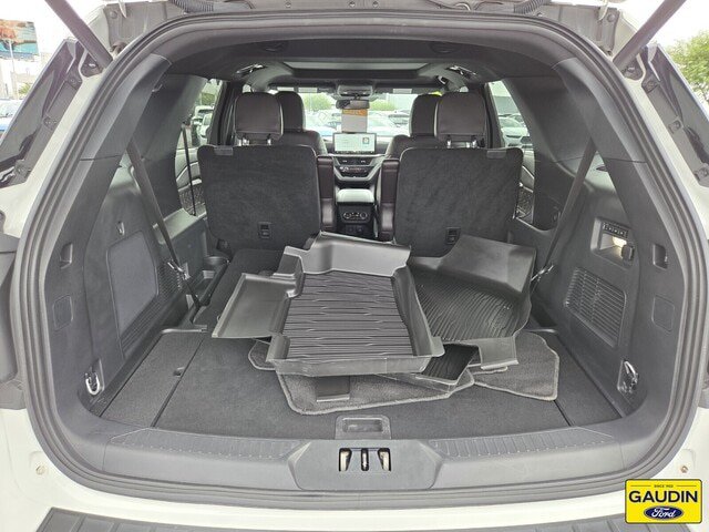 Certified 2025 Ford Explorer Platinum w/ Ultimate Package AWD/4WD image 14