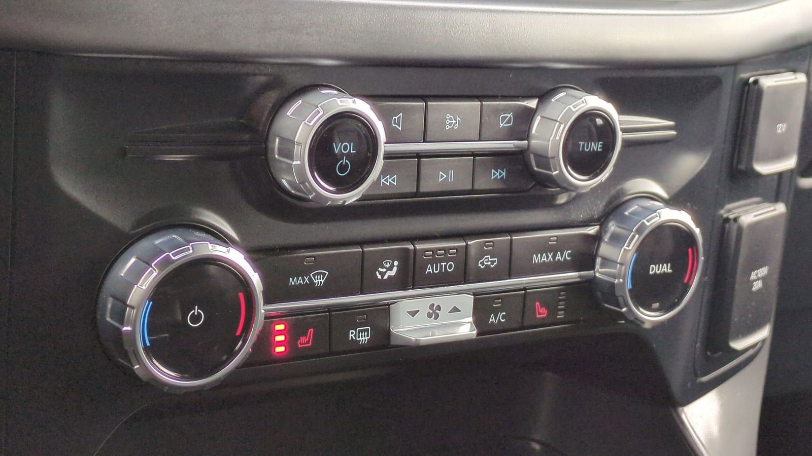 Certified 2024 Ford F150 XLT w/ Equipment Group 303A High image 35