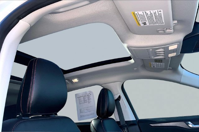 Certified 2022 Ford Escape SEL w/ SEL Stealth AWD Package image 27