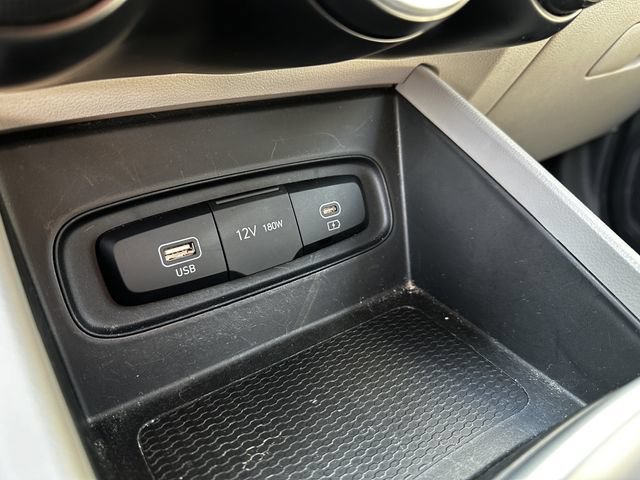 Used 2023 Hyundai Venue SEL FWD image 24