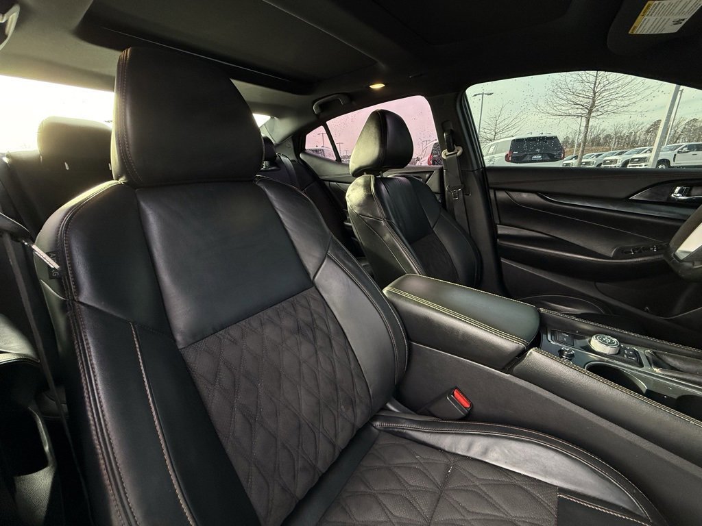Used 2021 Nissan Maxima SR w/ Sport Mat Group image 30