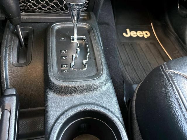 Used 2017 Jeep Wrangler Unlimited Sahara AWD/4WD image 31