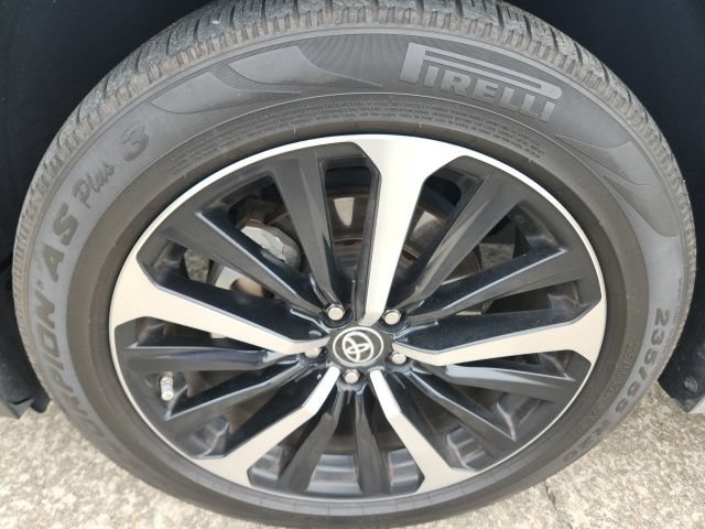 Used 2022 Toyota Highlander XSE FWD image 13