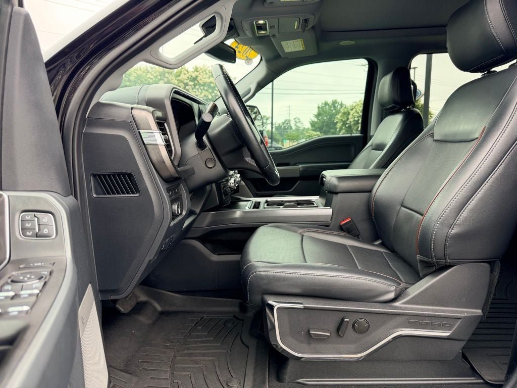 Certified 2024 Ford F250 Lariat w/ Lariat Ultimate Package AWD/4WD image 28
